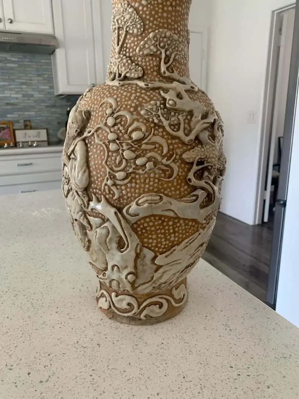Chinese Art Center Moriage Relief Dragon and Immortality Pine Ceramic Vase